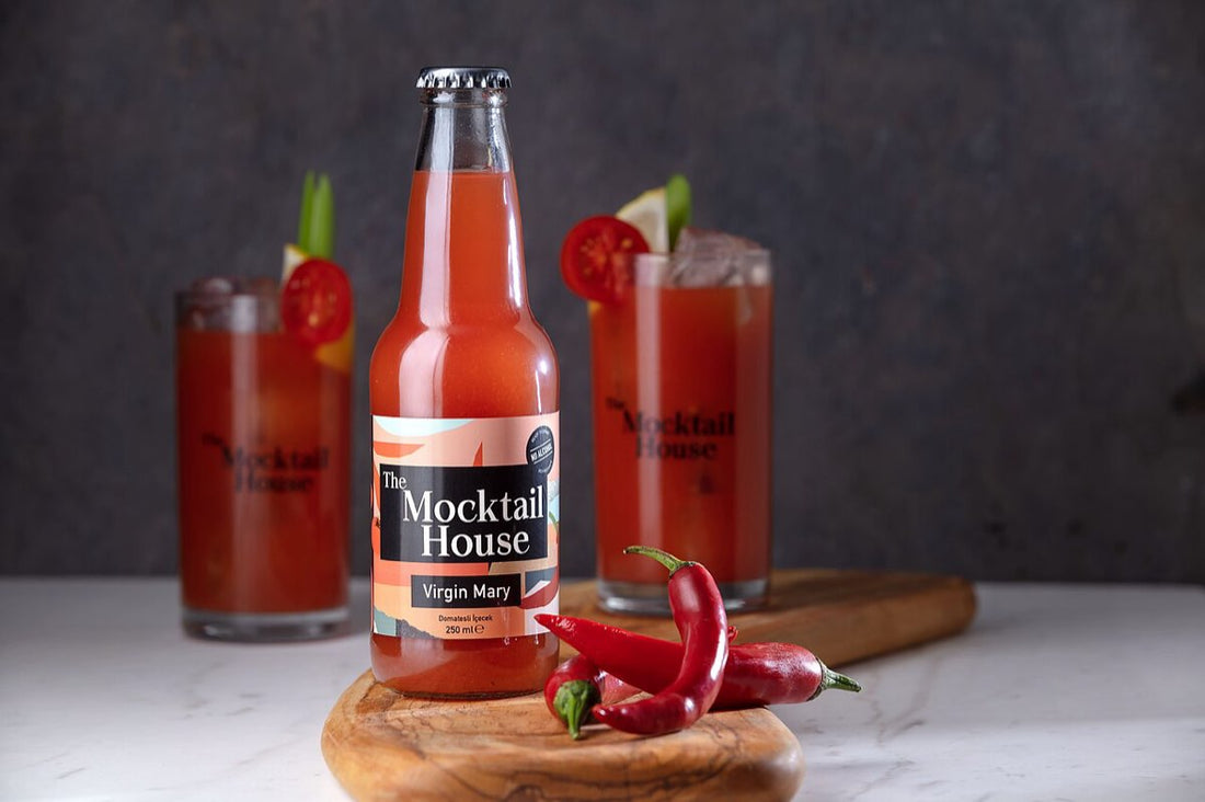 Alkoholfreier Aperitif als hochwertig servierter Mocktail