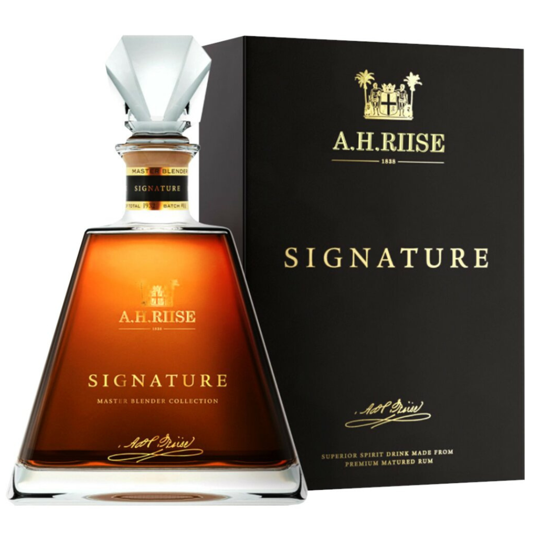V Riise AH Riise Signature Superior Spirit Drink 43.9% 0.7l | Deliawhisky.de ...