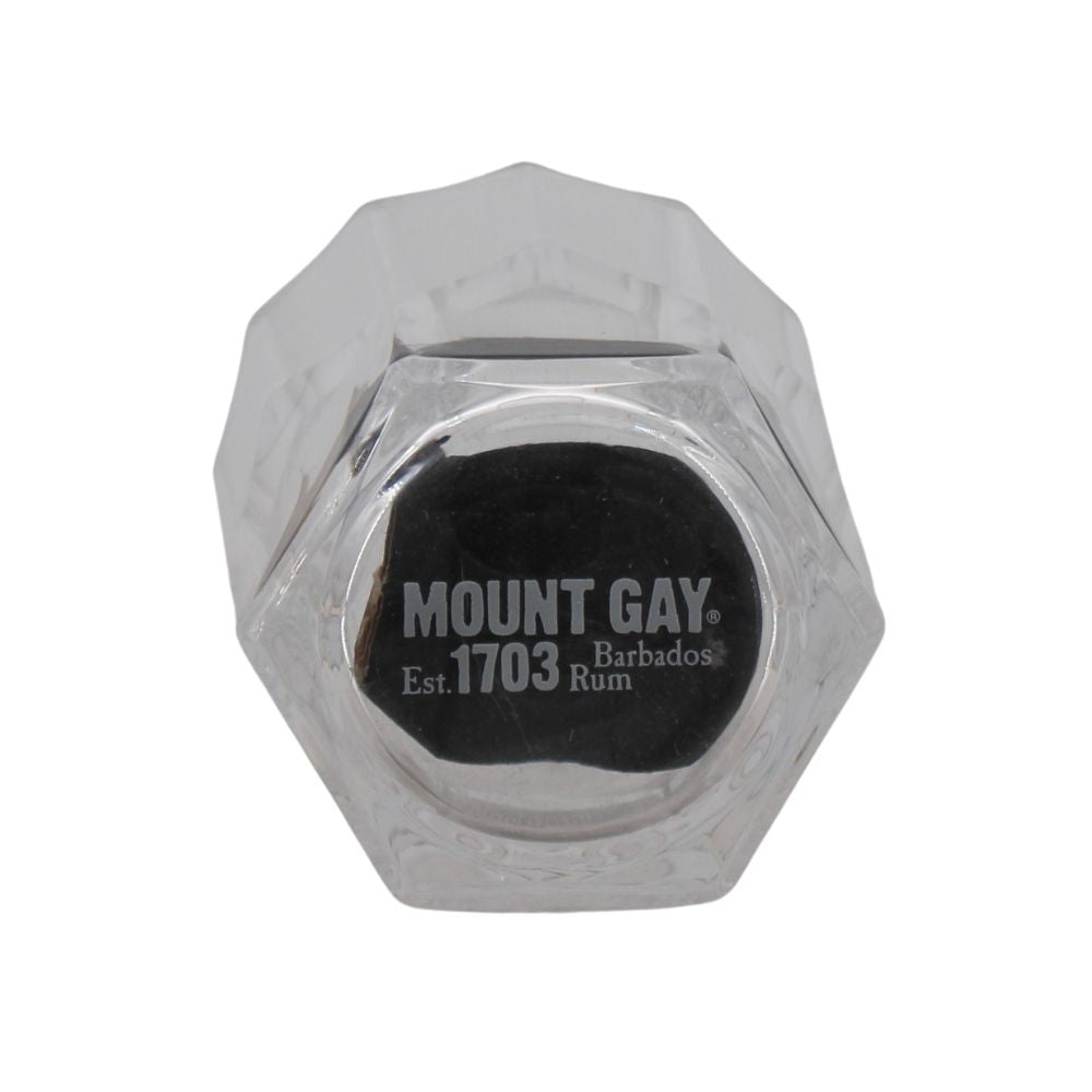 MountGayGlasbodengespiegelt