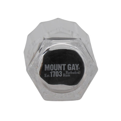MountGayGlasbodengespiegelt