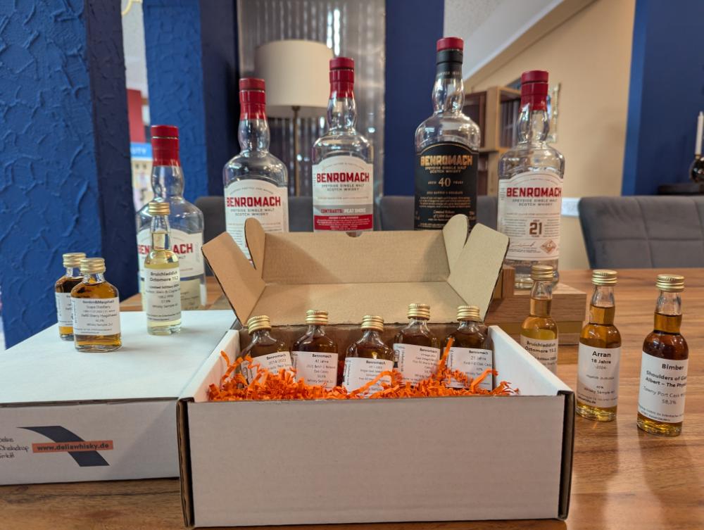 Whisky PRoben auf Tisch